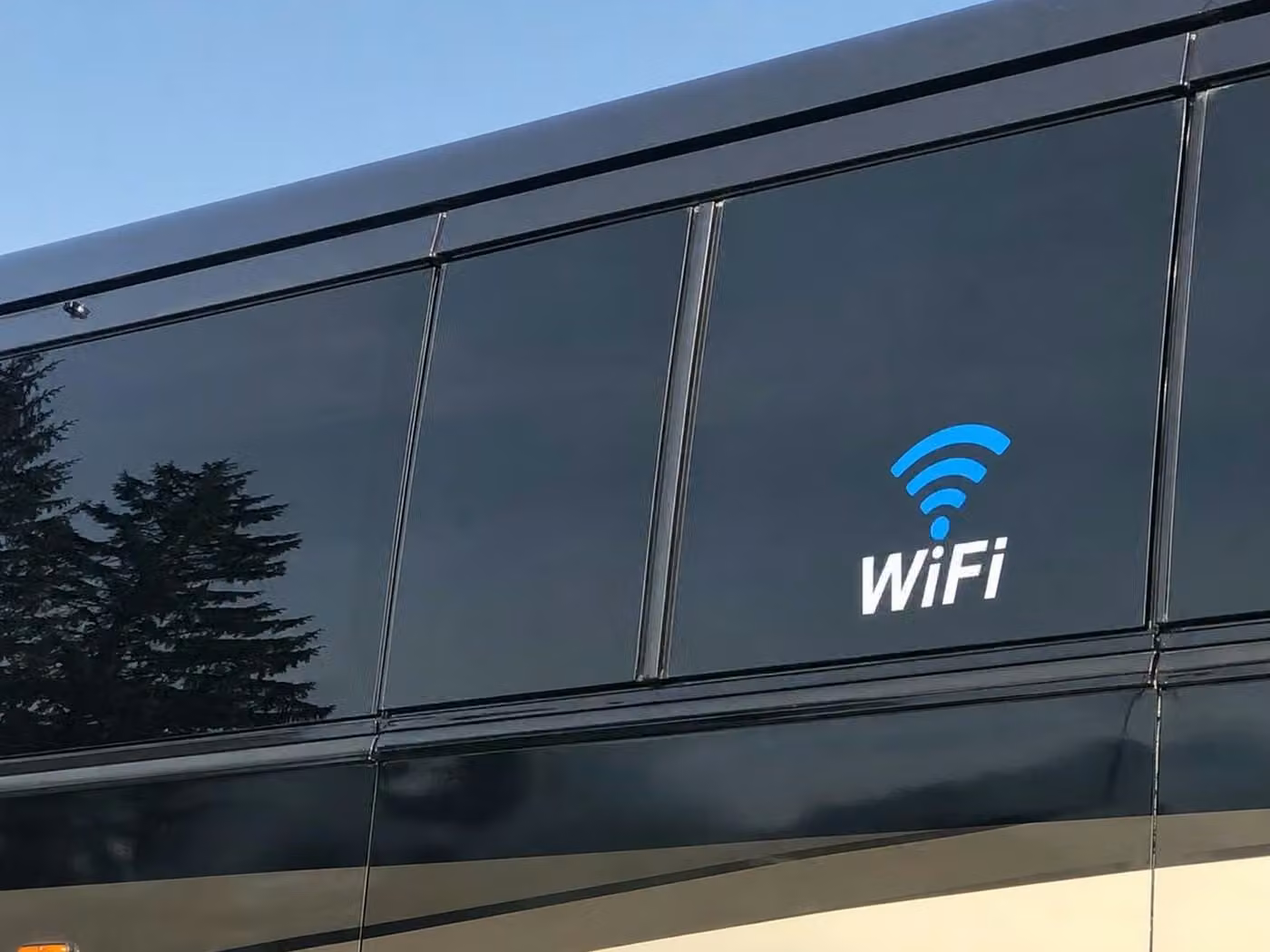 naugatuck 15 passenger minibus wifi