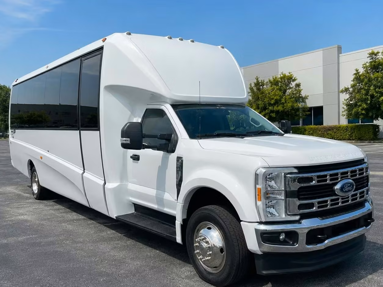 naugatuck 25 passenger minibus rental