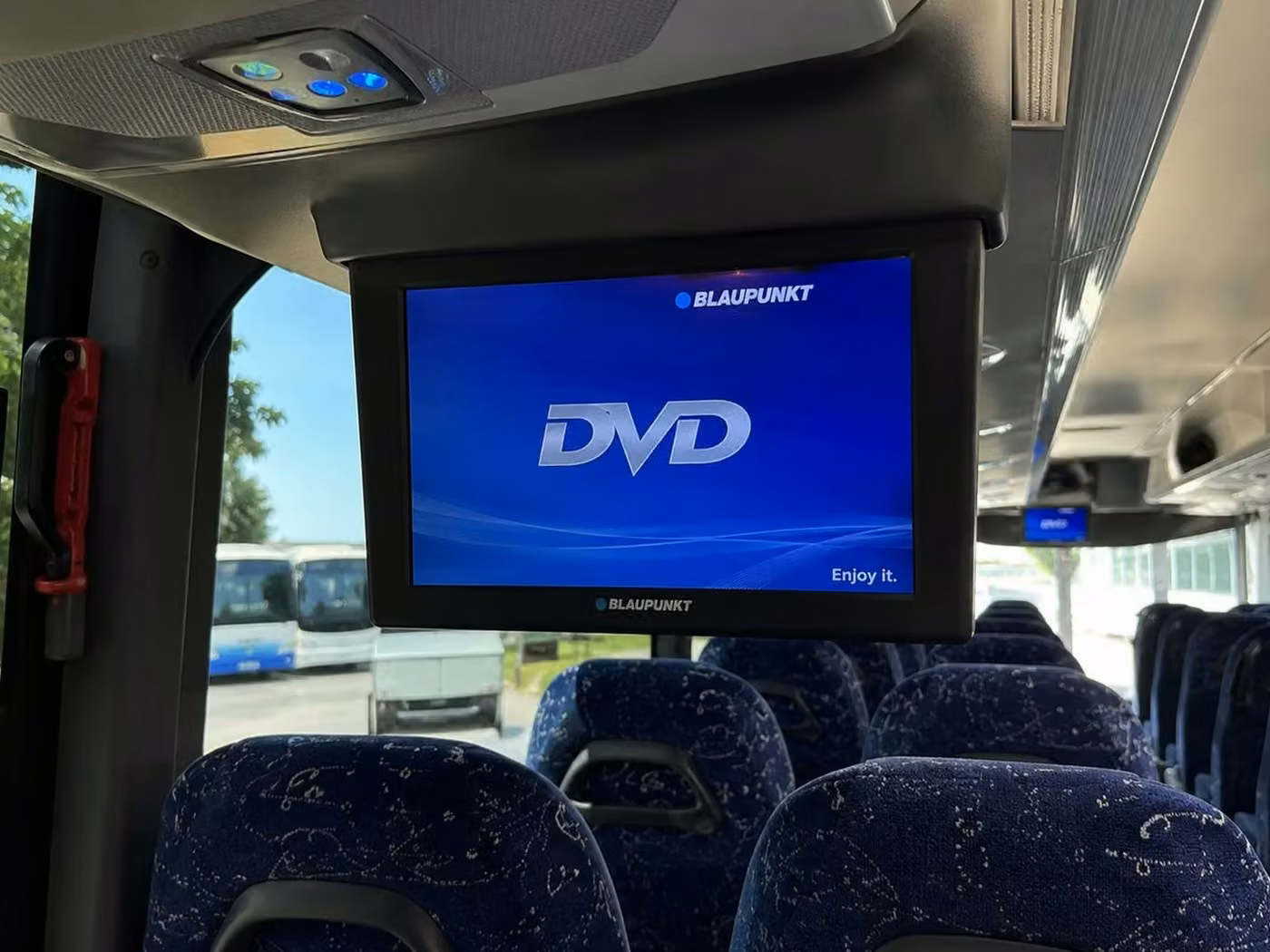 naugatuck charter bus tv monitors