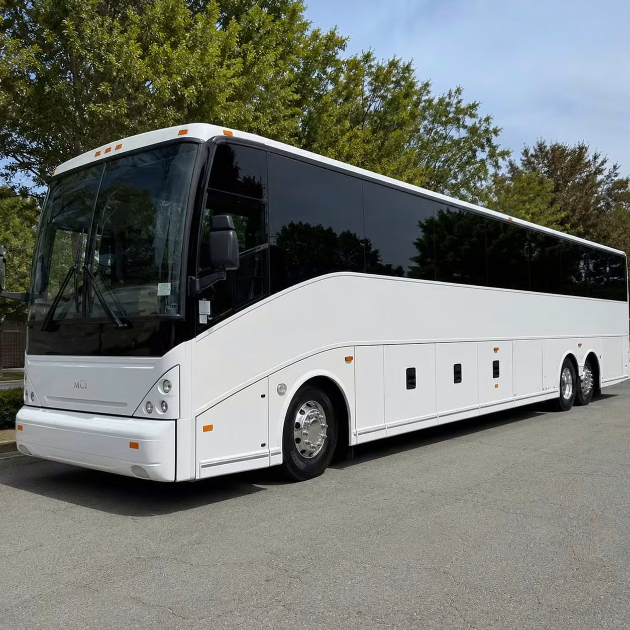 naugatuck modern motorcoach rentals for corporate events and retreats